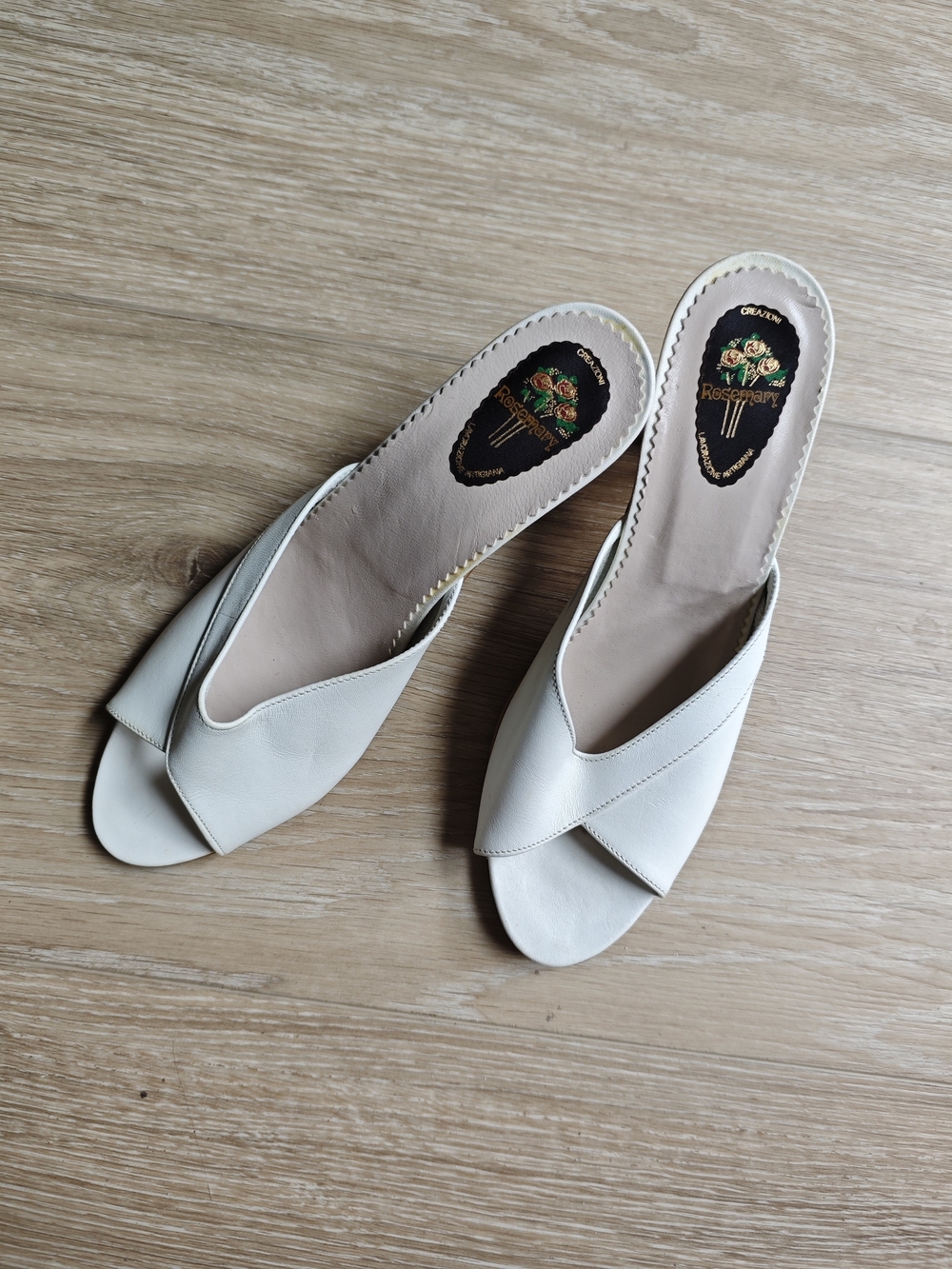 Vintage Lavorazione Artigiana Women's Cream Leather Cross-Front Slide Mules